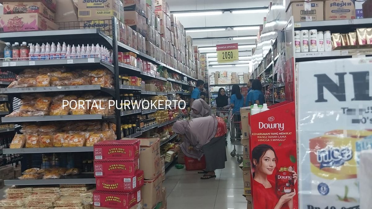 Matrix: Pusat Belanja Teknologi yang Selalu Menyala di Cilacap